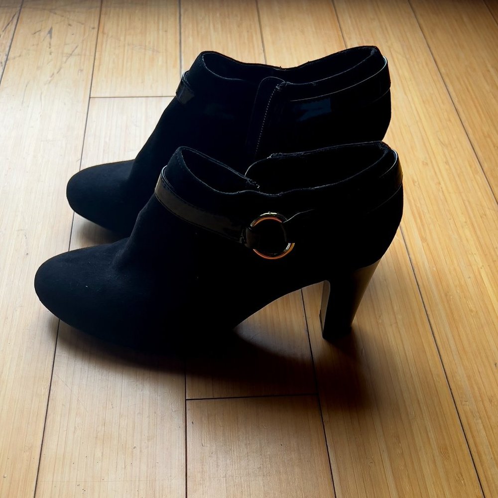 Karen Scott booties Suede